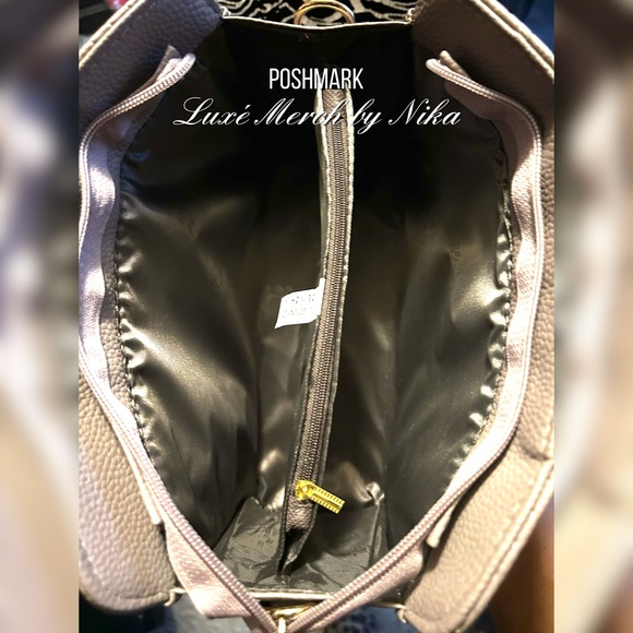 Handbag Bundle comes with bracelets  (2) piece set - Picture 5 of 6